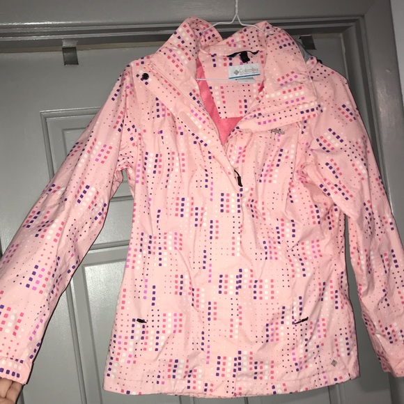 Columbia Jackets & Blazers - NWOT COLUMBIA JACKET. MEDIUM. MUST BE BUNDLED